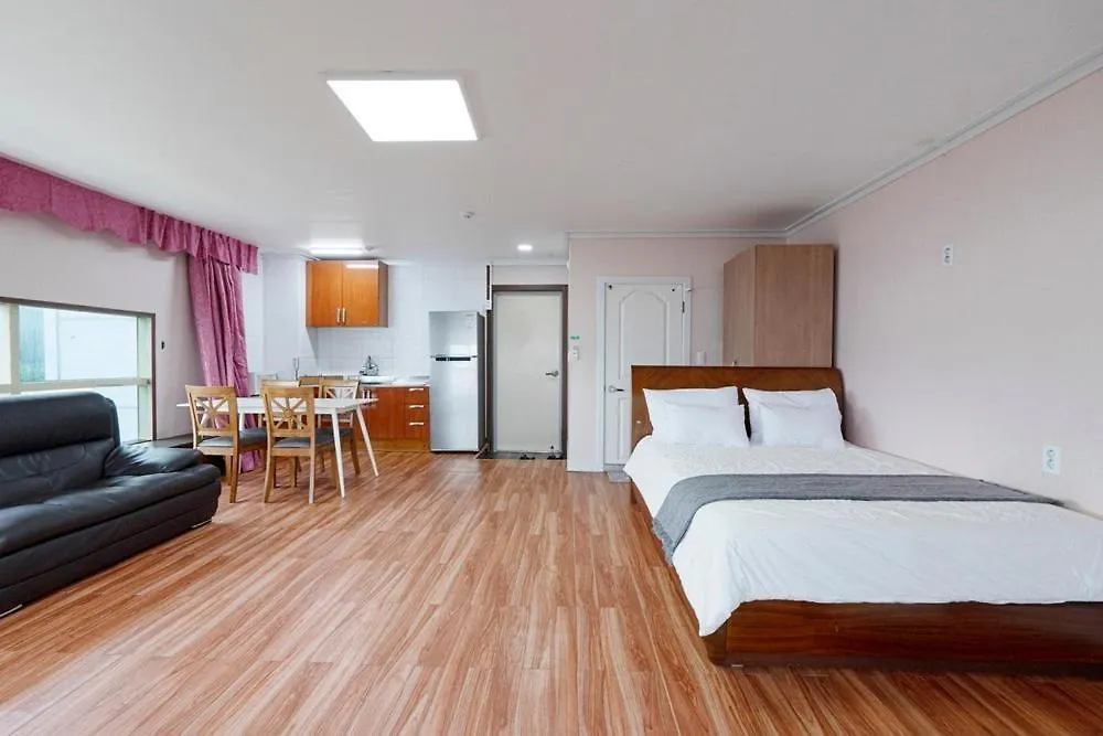 *** Wisma tamu Yeongheungdo Haesong Pension Incheon Korsel