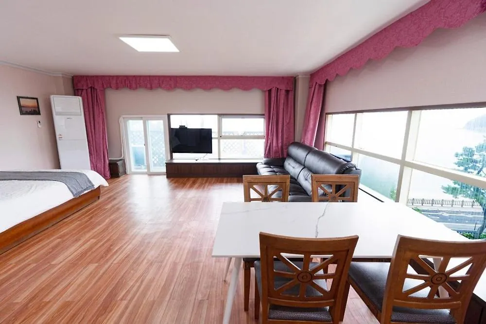 Yeongheungdo Haesong Pension Incheon South Korea