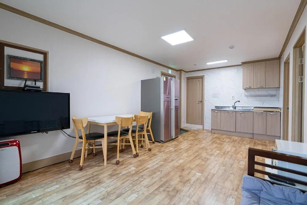 Yeongheungdo Haesong Pension Incheon 3*,