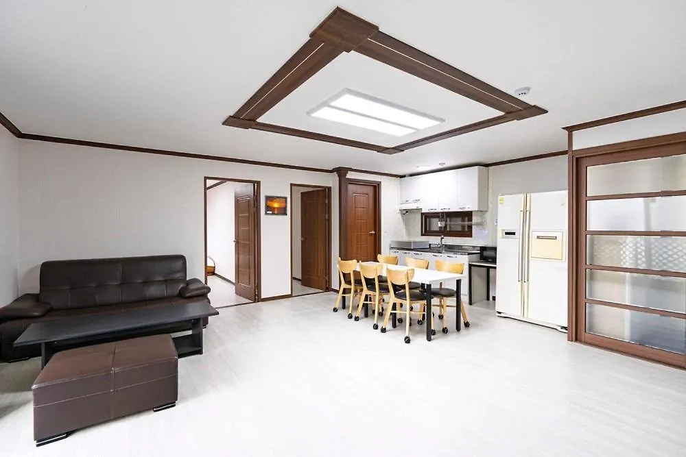 Yeongheungdo Haesong Pension インチョン広域市 3*,  韓国